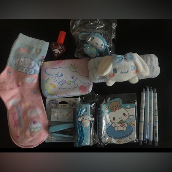 CINNAMOROLL - Picture 1 of 10